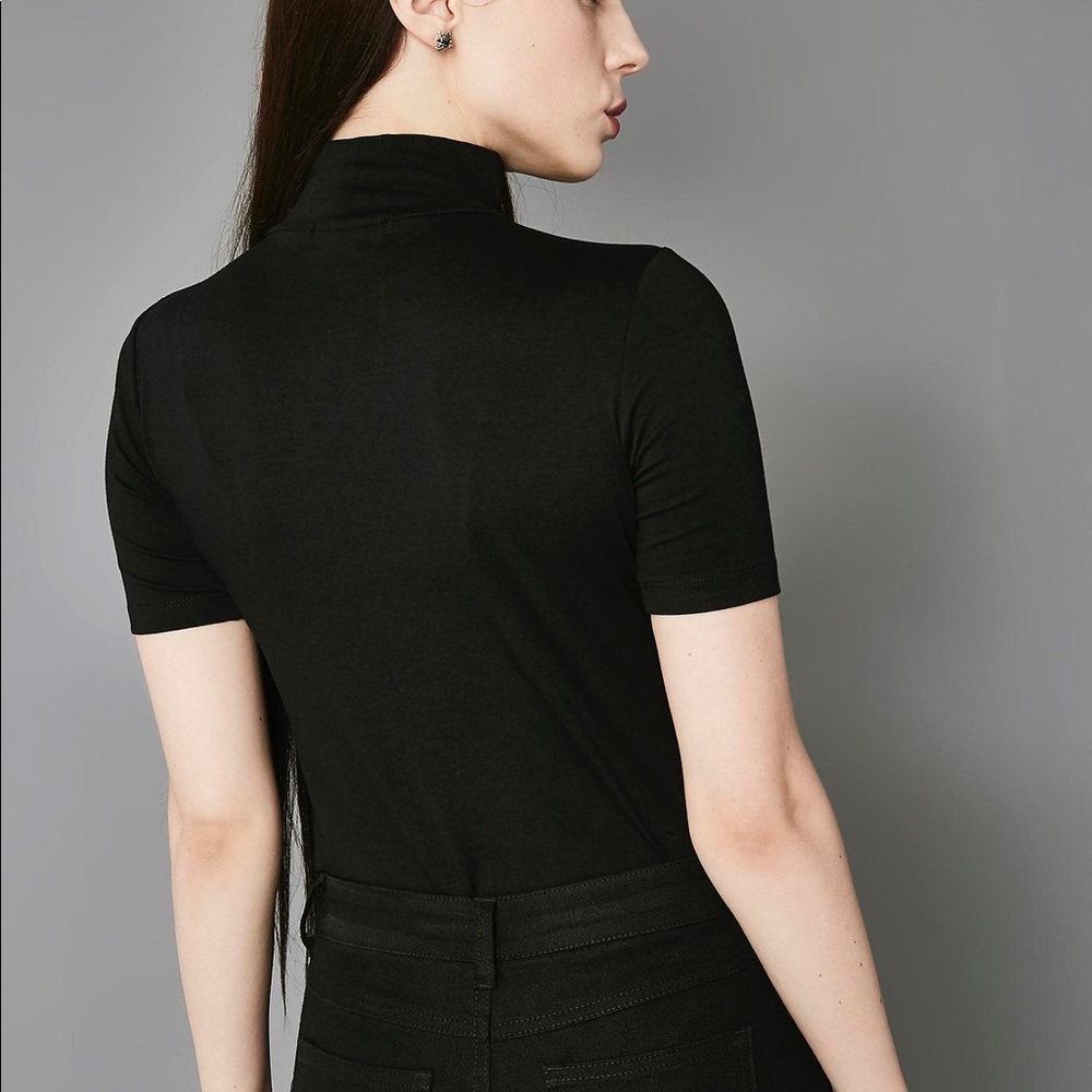 Widow Dead Mock Neck Top Size Small - Picture 3 of 3